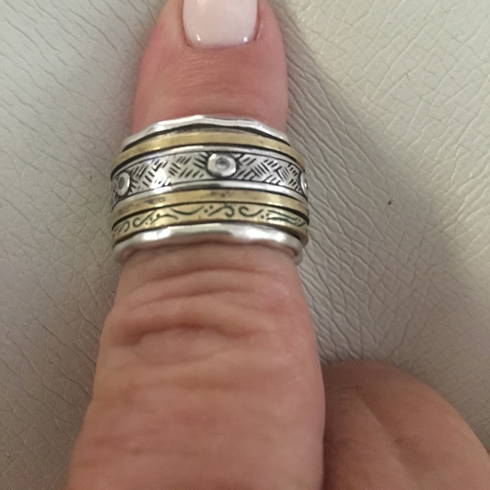 Silpada Isabella Spinner Ring. Size 8